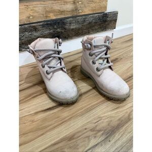 Timberland pink boots need cleaning size 8